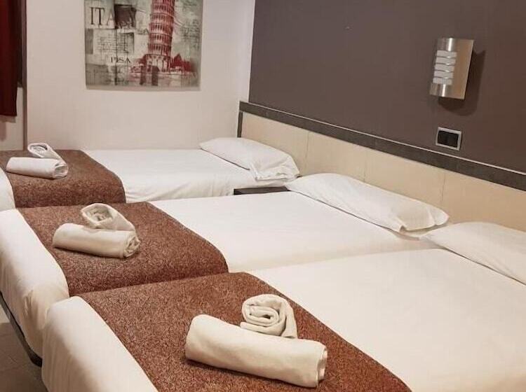 スタンダードトリプルルーム, Hostal Levante Barcelona