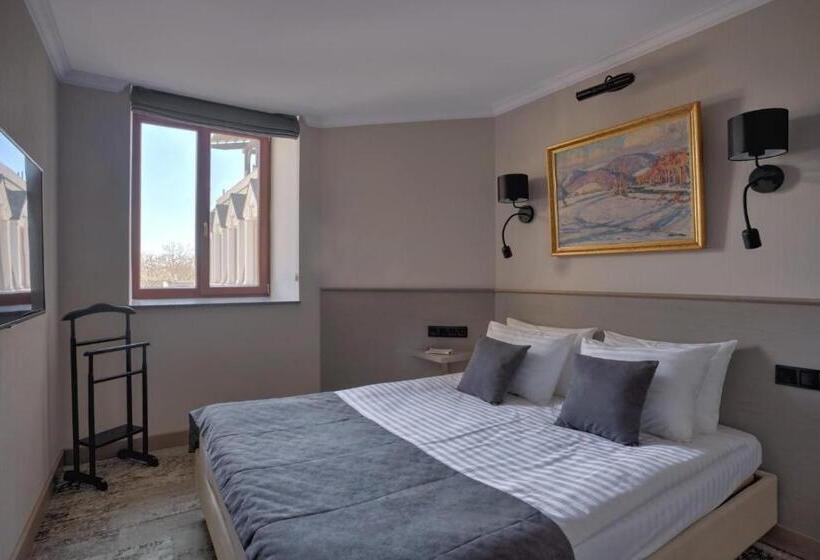 اتاق لوکس خانوادگی, Ayvazovsky