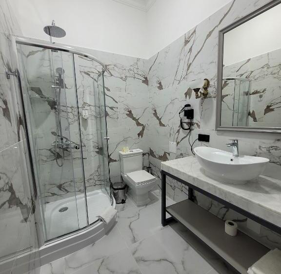 اتاق لوکس با بالکن, Ayvazovsky