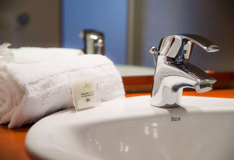 Номер Стандарт, Brit Hotel Rennes St Grégoire – Le Villeneuve
