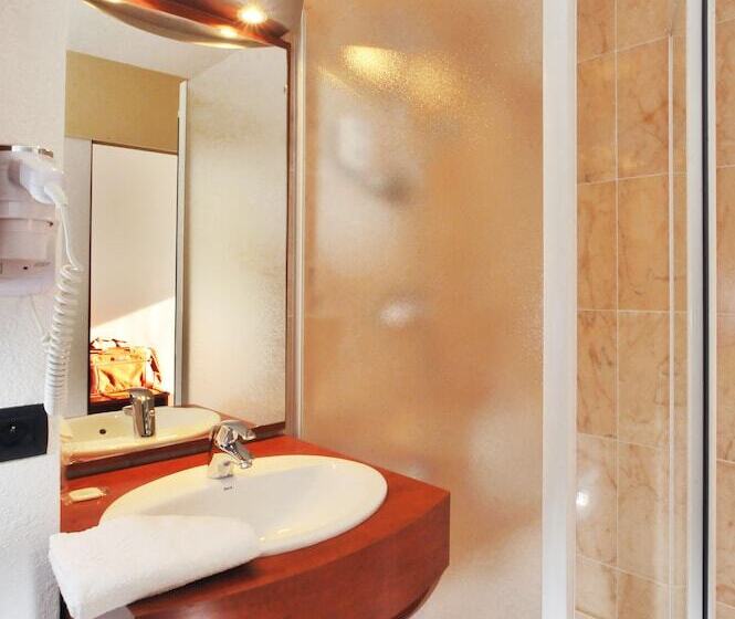 Номер Стандарт, Brit Hotel Rennes St Grégoire – Le Villeneuve