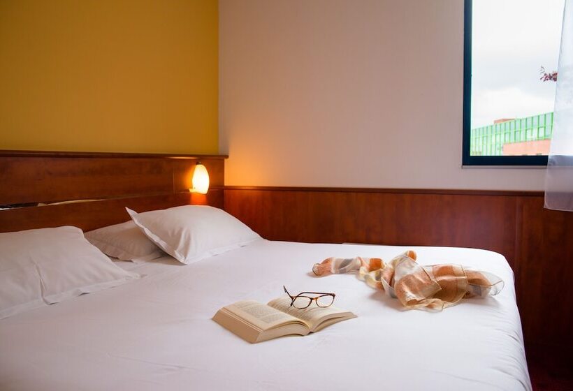 Номер Стандарт, Brit Hotel Rennes St Grégoire – Le Villeneuve