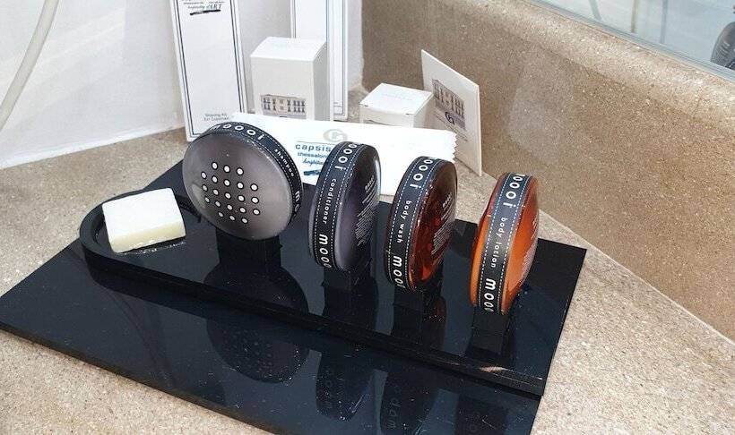 패밀리 룸, Capsis Bristol Boutique