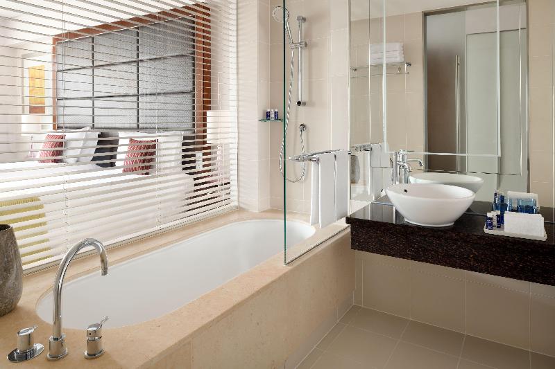 اتاق لوکس با چشمانداز, Crowne Plaza Dubai Festival City