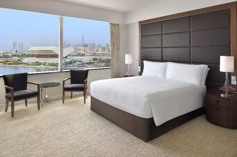 سوئیت با چشم‌انداز, Crowne Plaza Dubai Festival City