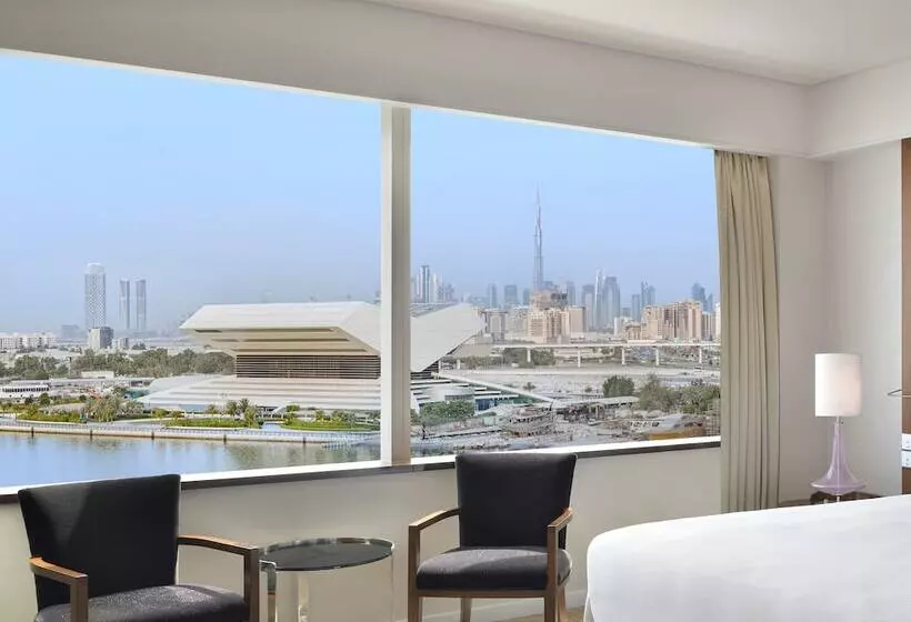 سوئیت با چشم‌انداز, Crowne Plaza Dubai Festival City