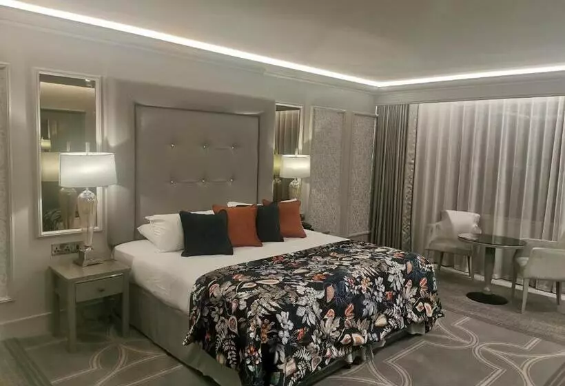 Deluxe Yhden Hengen Huone, Errigal Country House