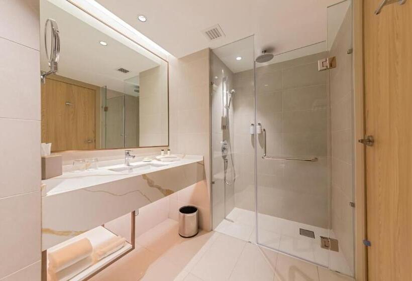 이그제큐티브 룸 킹사이즈 침대, Glenmarie Hotel & Golf Resort