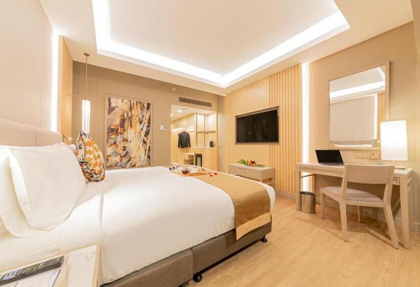 이그제큐티브 룸 킹사이즈 침대, Glenmarie Hotel & Golf Resort