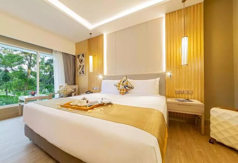 キングサイズベッドのデラックスルーム, Glenmarie Hotel & Golf Resort