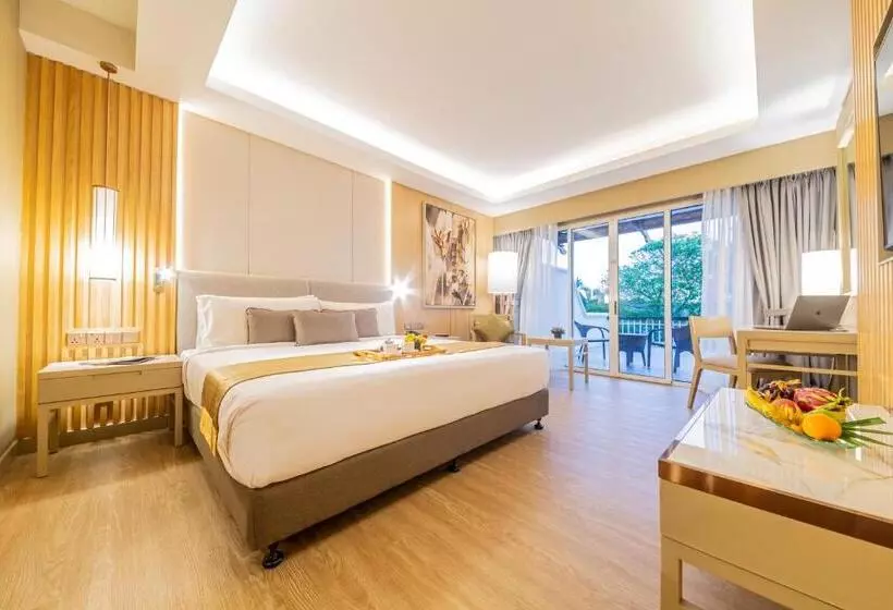 バルコニー付きスタンダードルーム, Glenmarie Hotel & Golf Resort