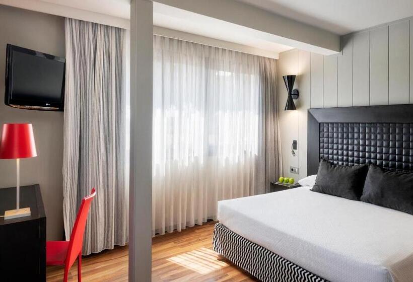 スタンダードルーム, Salles Hotel Aeroport De Girona