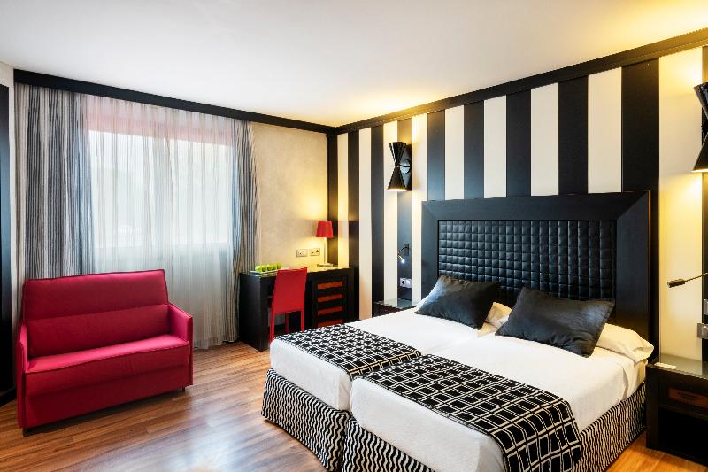 スタンダードトリプルルーム, Salles Hotel Aeroport De Girona