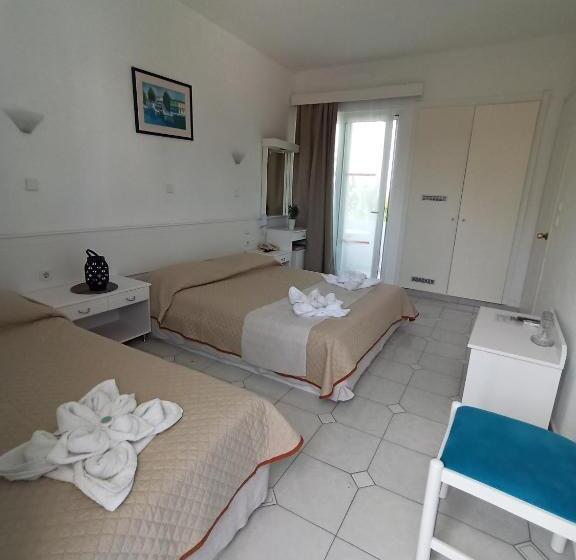 غرفة قياسية ثلاثية, Summer Dream