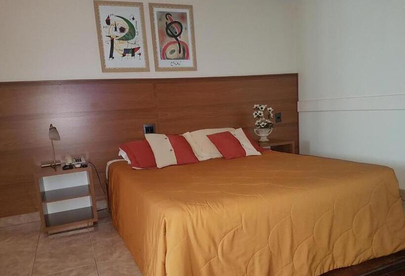 标准间, Tamareiras Park