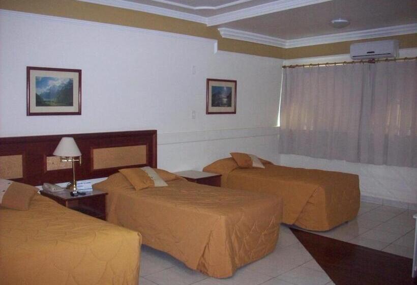 Standard Triple Room, Tamareiras Park