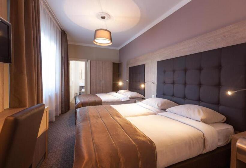 سوییت جونیور, Villa Royale