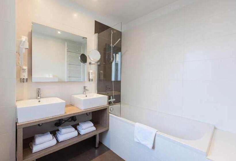 سوییت جونیور, Villa Royale