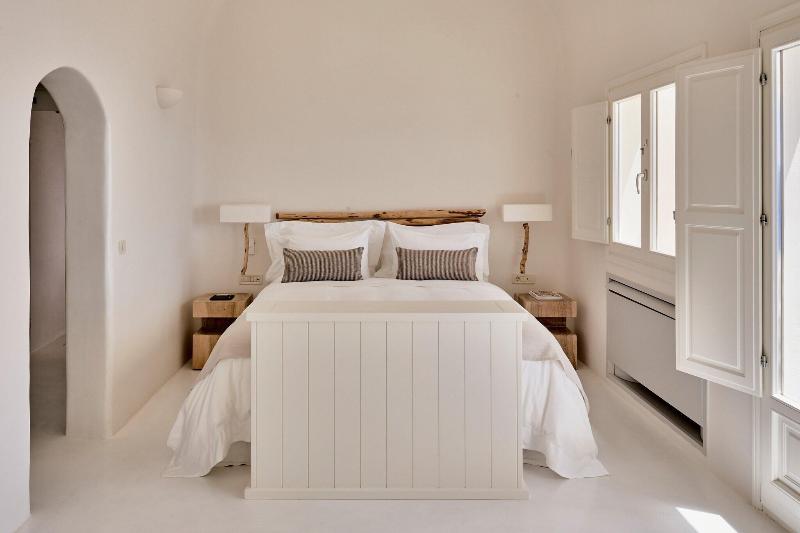 سوئیت با تخت بزرگ, Mystique, A Luxury Collection Hotel, Santorini