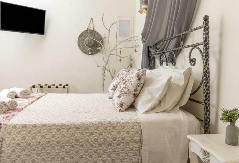 غرفة ديلوكس, Naxos Petite Studios