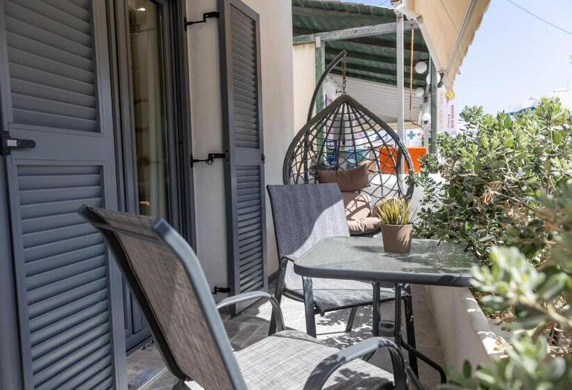 غرفة ديلوكس مزودة بشرفة, Naxos Petite Studios