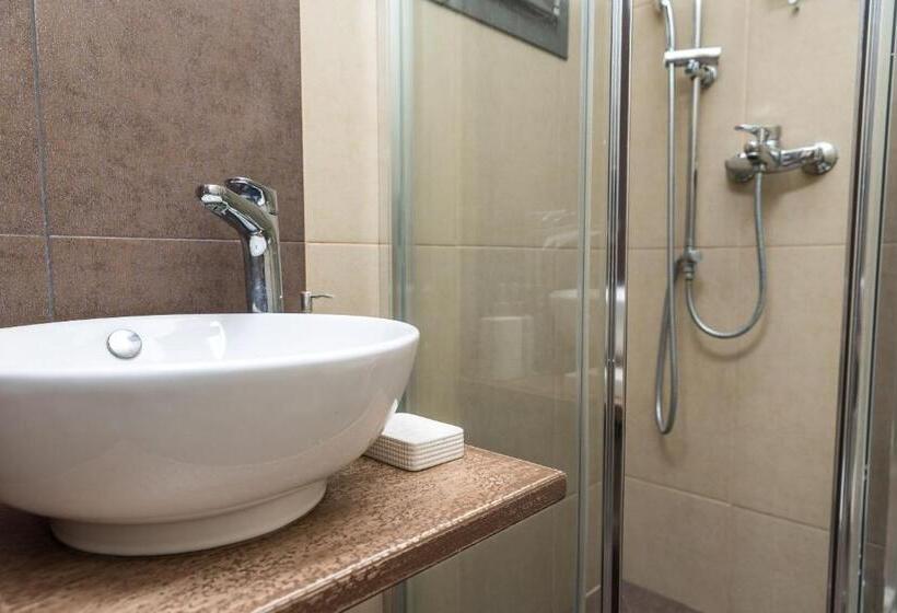 غرفة ديلوكس, Naxos Petite Studios