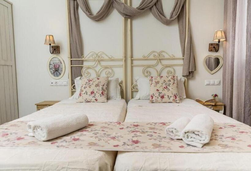 غرفة ديلوكس, Naxos Petite Studios