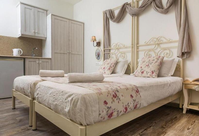 غرفة ديلوكس, Naxos Petite Studios