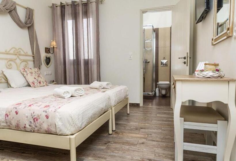 غرفة ديلوكس, Naxos Petite Studios