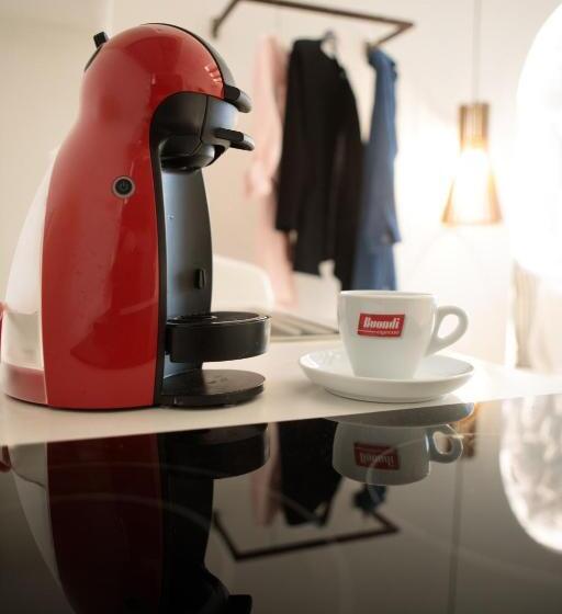 غرفة ديلوكس, Naxos Petite Studios