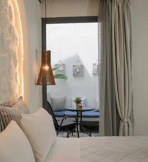 غرفة ديلوكس, Naxos Petite Studios