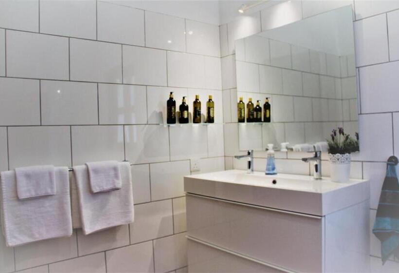 بنجلو قياسى مطلّ علي الحديقة, Villa Kelapa Langkawi