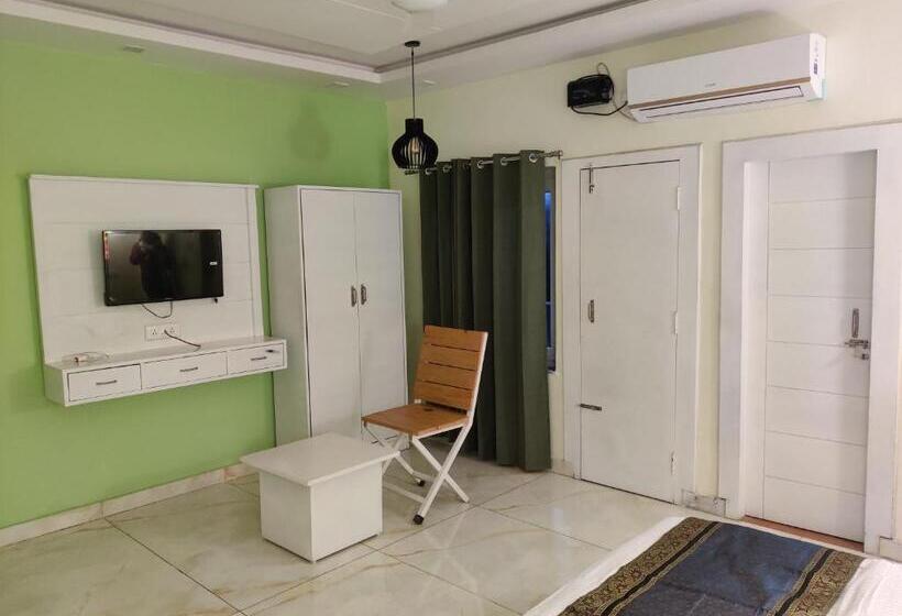 חדר סטנדרט עם מיטת קינג, The Sweven Rishikesh