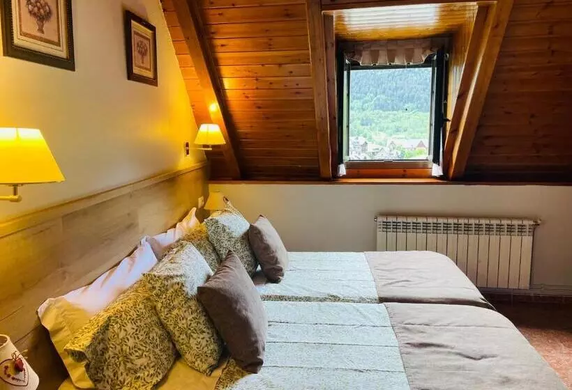 اتاق استاندارد, Hostal Escuils