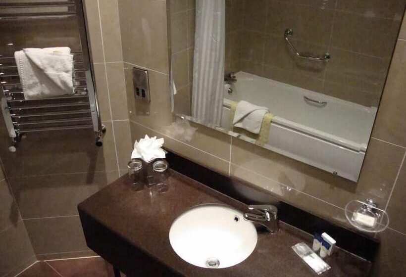 غرفة قياسية, Ard Ri House