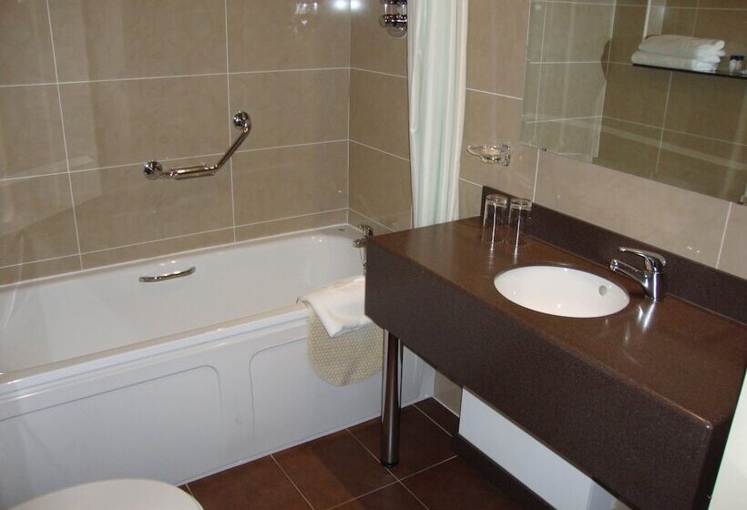 غرفة قياسية, Ard Ri House