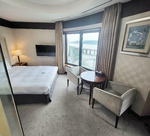 Quarto Superior, Niagara