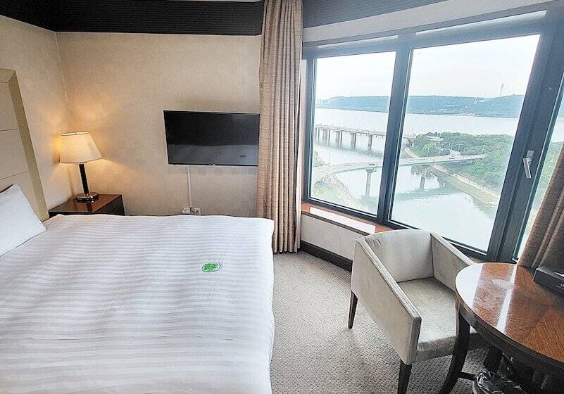 Quarto Estandar, Niagara