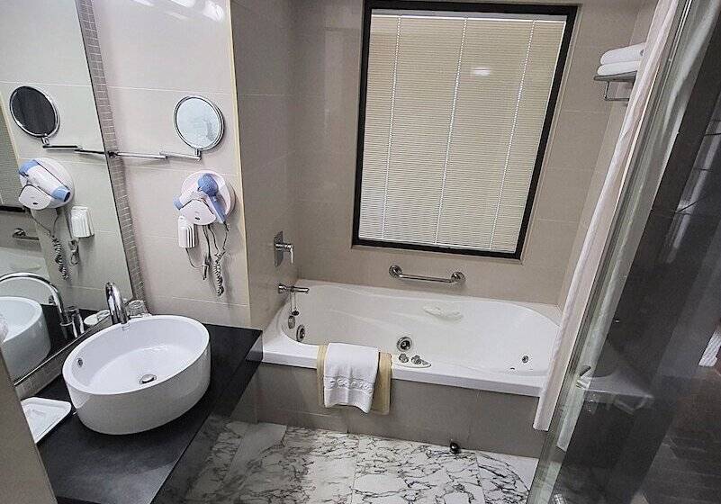 Quarto Deluxe, Niagara