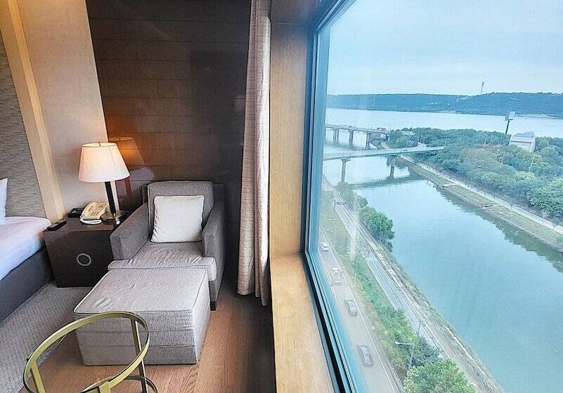 Quarto Deluxe, Niagara