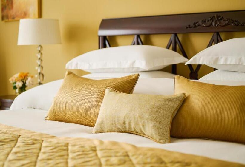 סוויטת ג'וניור עם מרפסת, Castlemartyr Resort