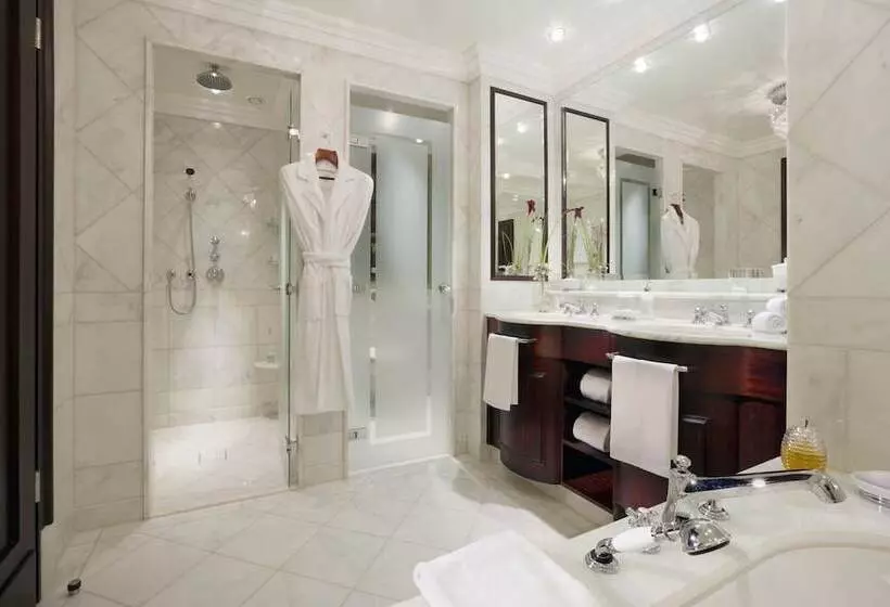 Juniorsviitti Parveke, Castlemartyr Resort
