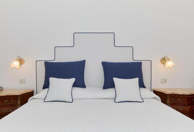 Pokój Trzyosobowy Deluxe Widok Morze, Conca D'oro