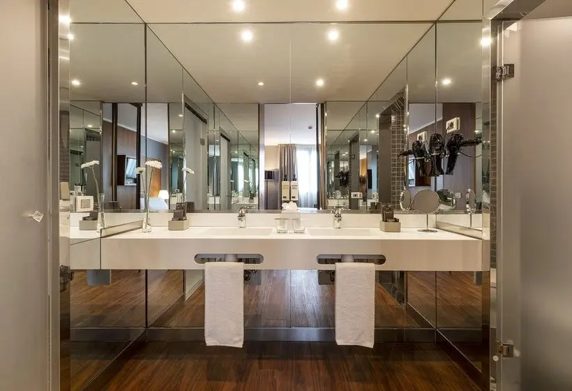Suite, H10 Roma Citta