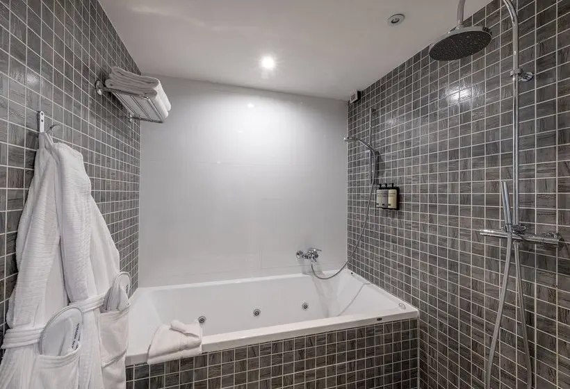 Suite, H10 Roma Citta