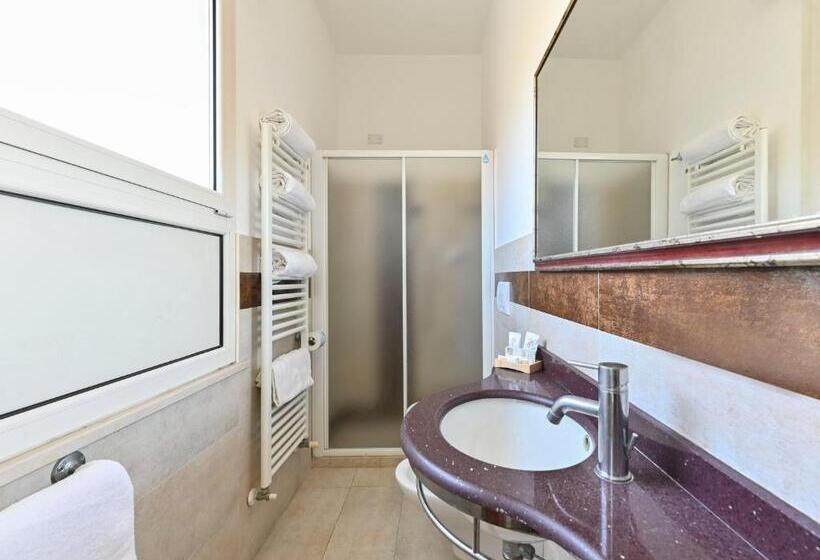 Quarto Triplo Deluxe, Harmony