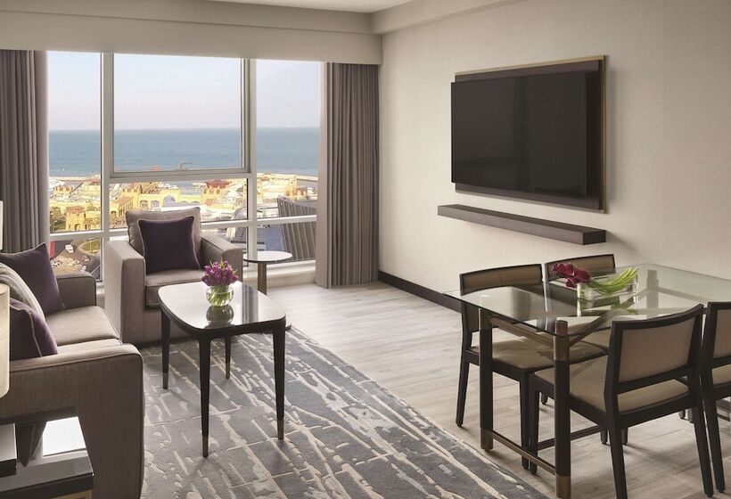 سوییت, Hyatt Regency Al Kout Mall