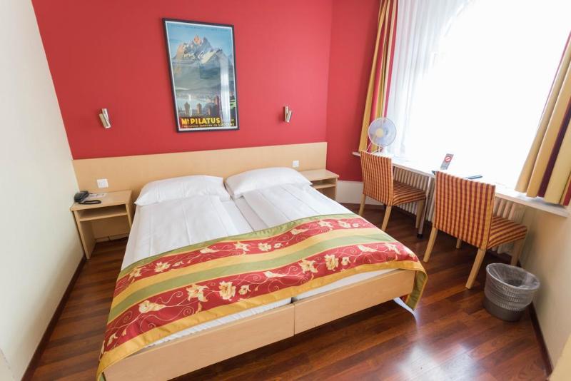 سوییت, Hyatt Regency Al Kout Mall