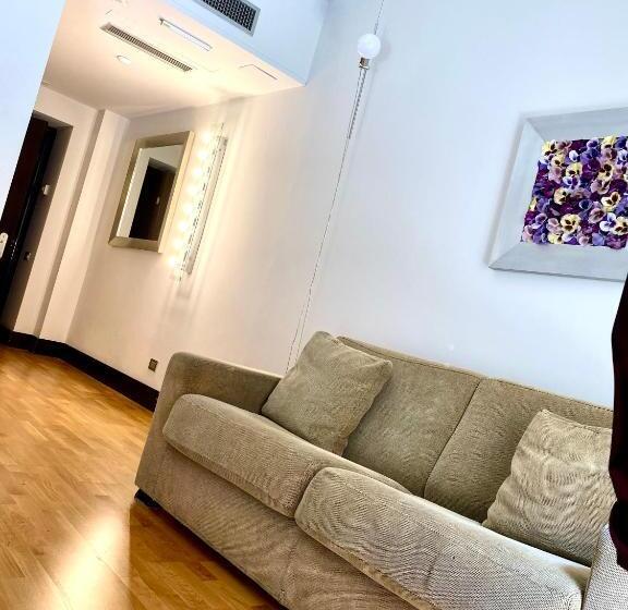 سوییت, Mh Design