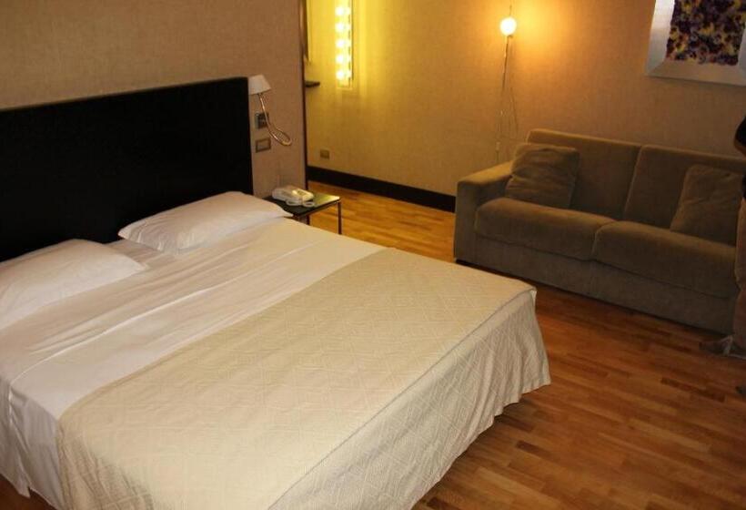 اتاق استاندارد سه نفره, Mh Design